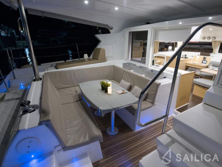 Lagoon 421 - Yacht Charter Sailica