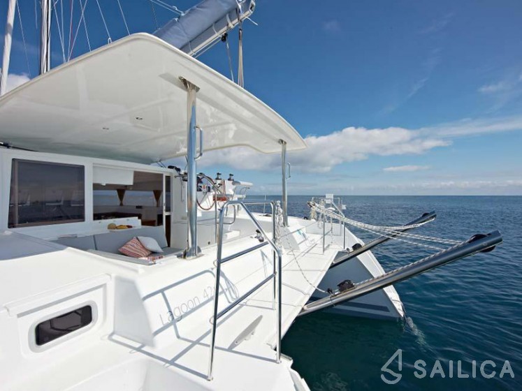Lagoon 421 - Yacht Charter Sailica