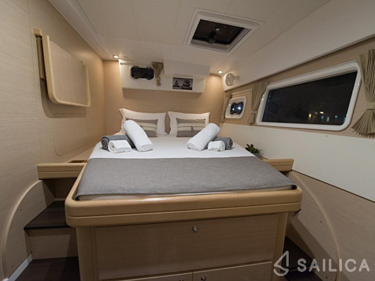 Lagoon 421 - Yacht Charter Sailica