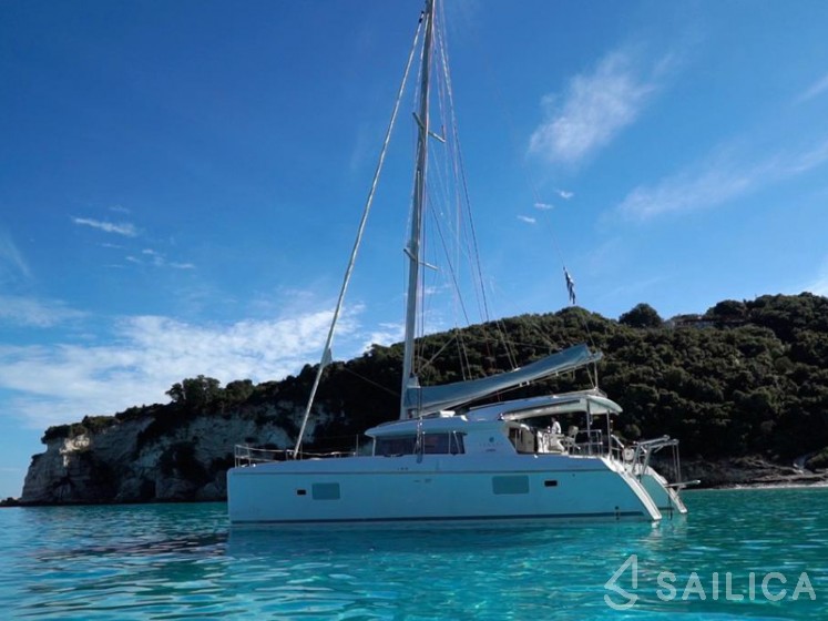 Lagoon 421 - Yacht Charter Sailica