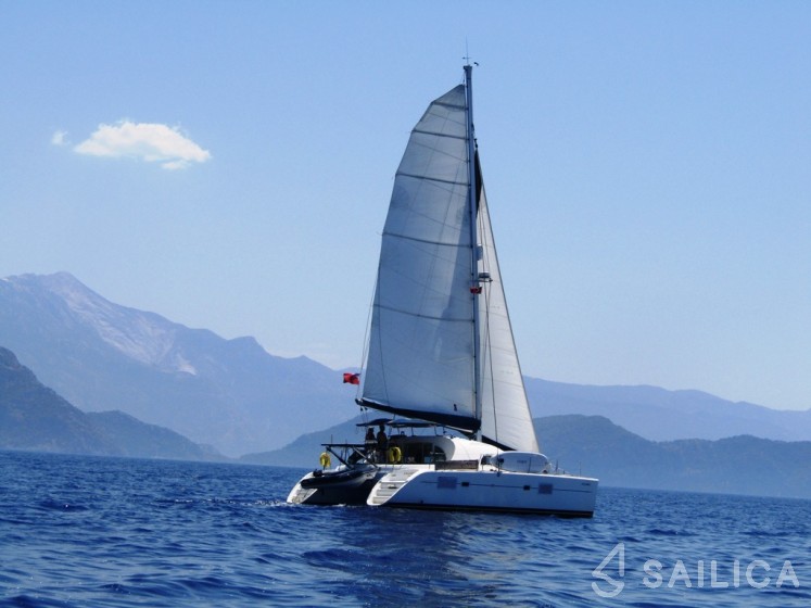 Lagoon 380 - Yacht Charter Sailica