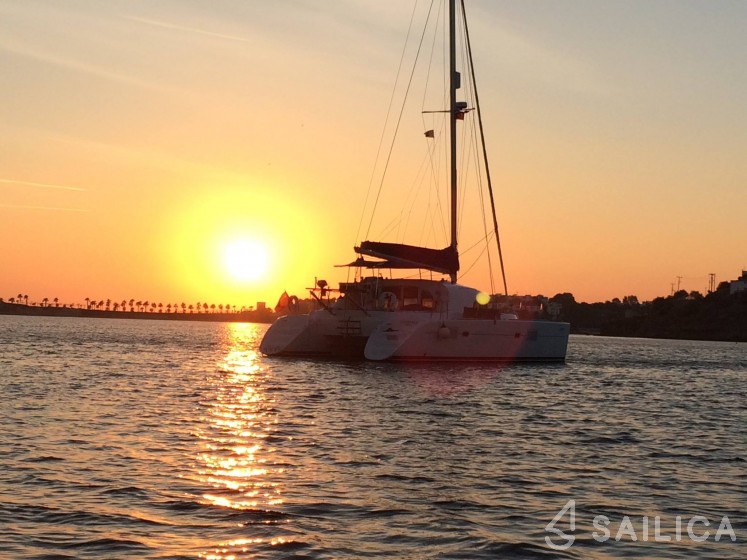 Lagoon 380 - Yacht Charter Sailica