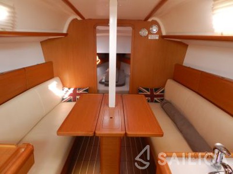 Sun Odyssey 33i - Yacht Charter Sailica