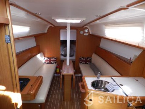 Sun Odyssey 33i - Yacht Charter Sailica