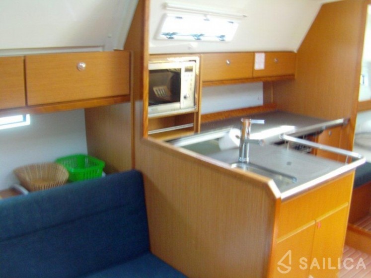 Bavaria 36 Cruiser - Yacht Charter Sailica