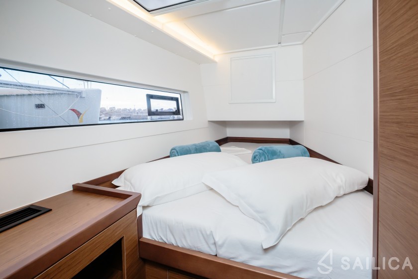 Lagoon 40 - Yacht Charter Sailica