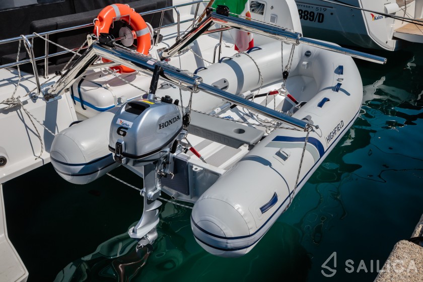 Lagoon 40 - Yacht Charter Sailica