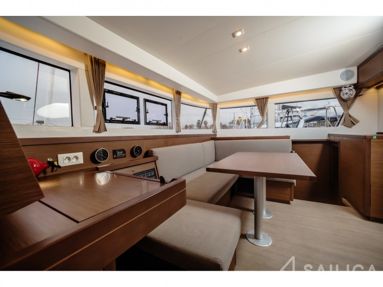 Lagoon 40 - Yacht Charter Sailica