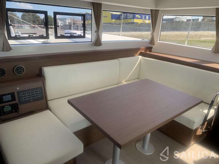 Lagoon 40 - Yacht Charter Sailica