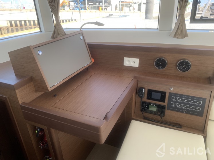 Lagoon 40 - Yacht Charter Sailica