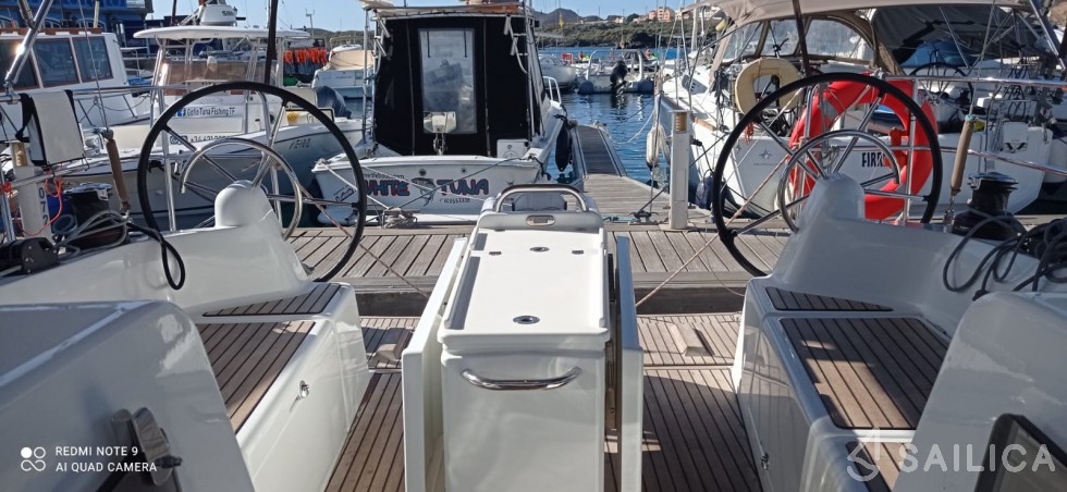 Sun Odyssey 410 - Yacht Charter Sailica