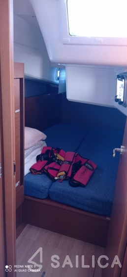Sun Odyssey 410 - Yacht Charter Sailica