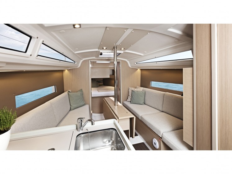 Oceanis 30.1 - Yacht Charter Sailica