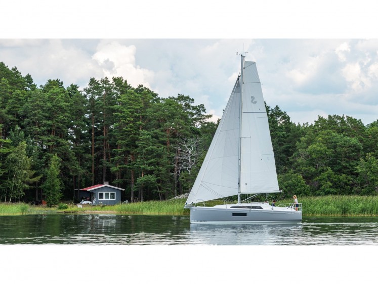 Oceanis 30.1 - Yacht Charter Sailica