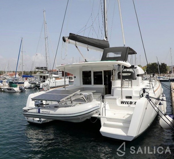 Lagoon 40 - Yacht Charter Sailica