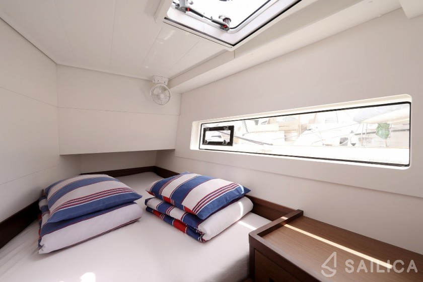 Lagoon 40 - Yacht Charter Sailica