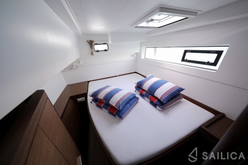 Lagoon 40 - Yacht Charter Sailica