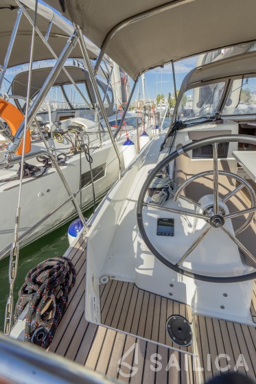 Sun Odyssey 410 - Yacht Charter Sailica