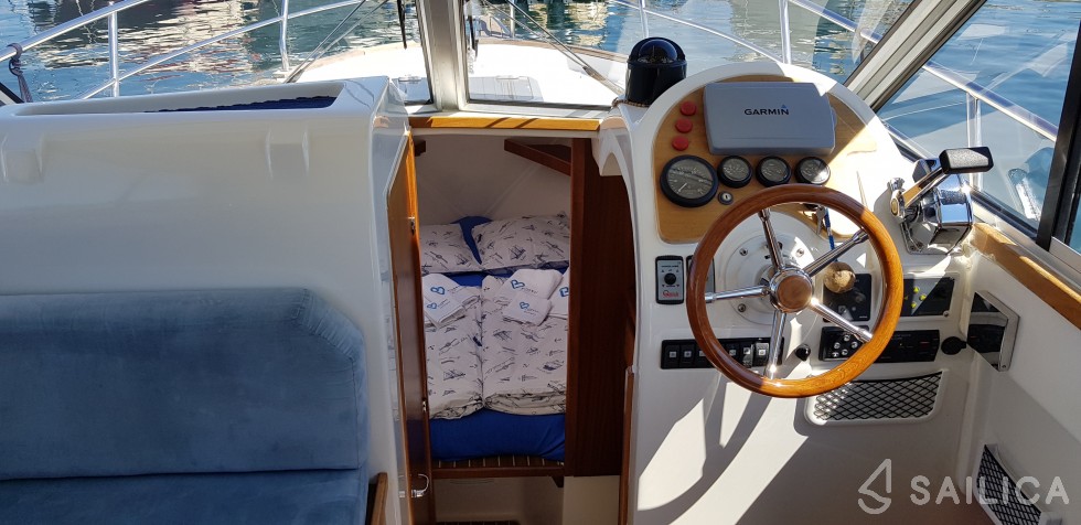Adria Event 850 - Yacht Charter Sailica