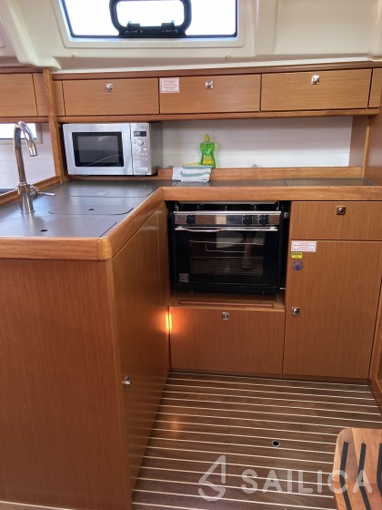 Bavaria 37 Cruiser - Yacht Charter Sailica