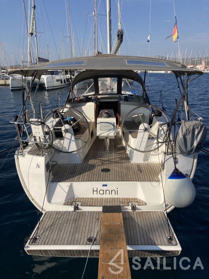 Bavaria 37 Cruiser - Yacht Charter Sailica