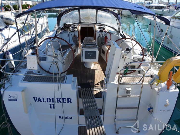 Oceanis 43 - Yacht Charter Sailica