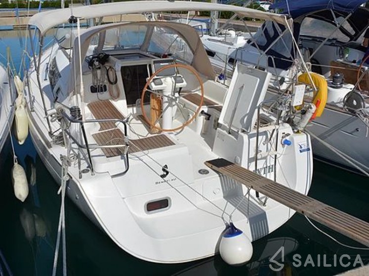 Oceanis 34 - Yacht Charter Sailica