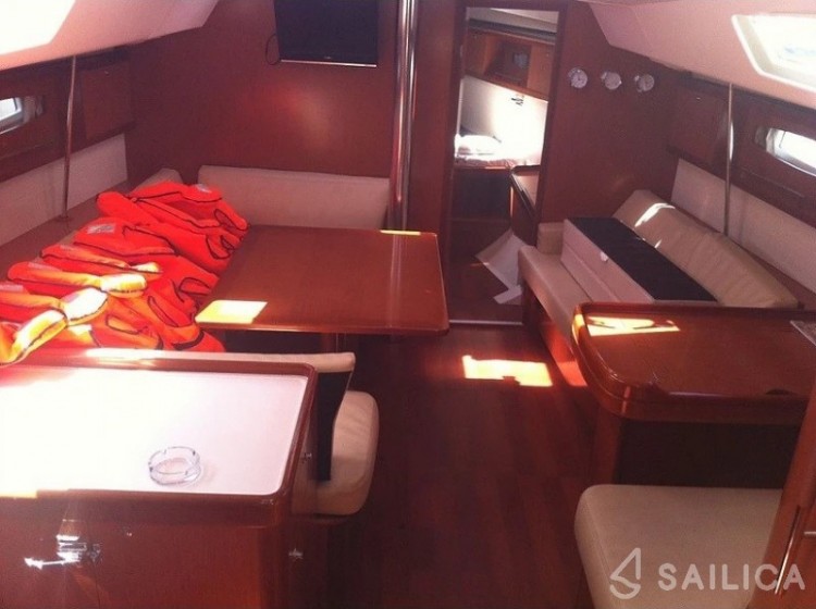 Oceanis 46 - Yacht Charter Sailica