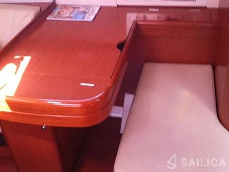 Oceanis 46 - Yacht Charter Sailica
