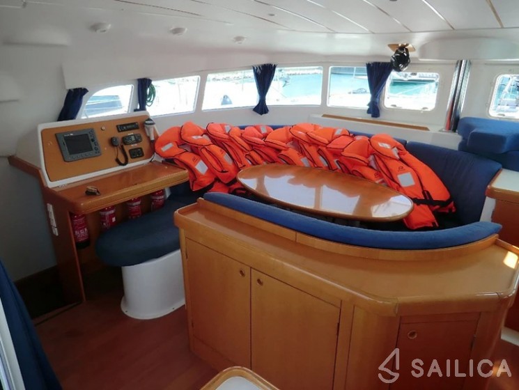 Lagoon 410 - Yacht Charter Sailica