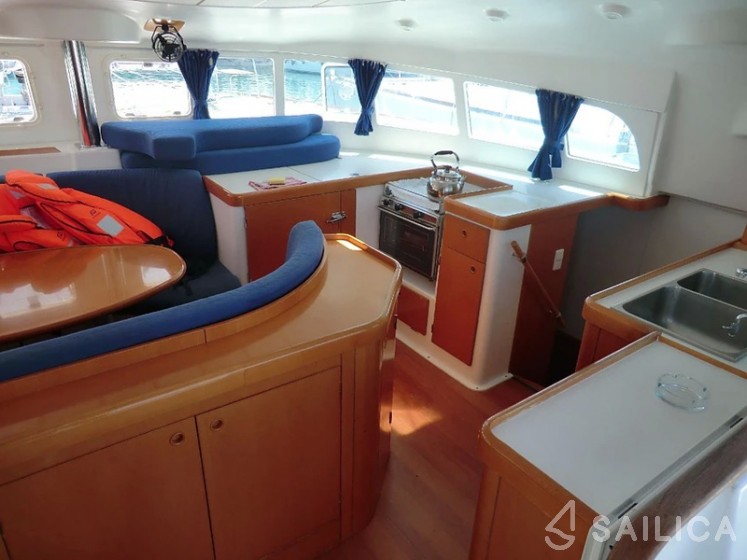 Lagoon 410 - Yacht Charter Sailica