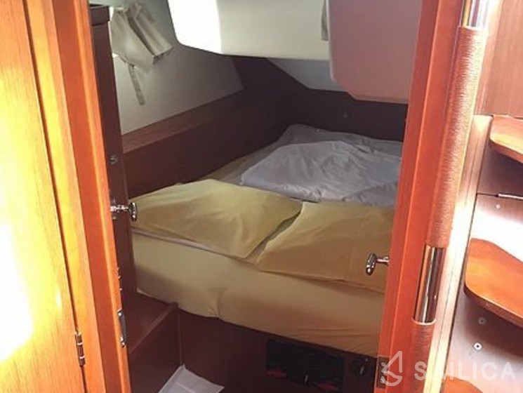 Oceanis 45 - Yacht Charter Sailica