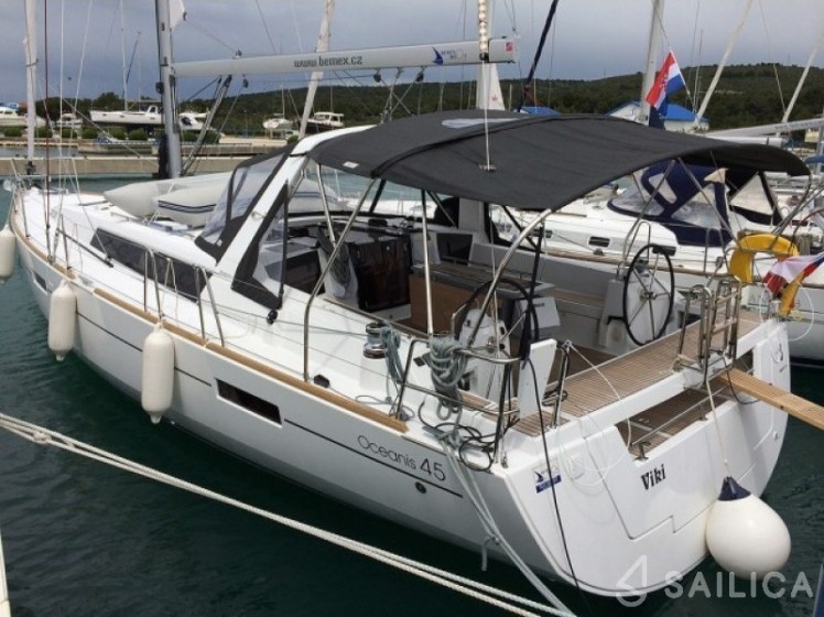 Oceanis 45 - Yacht Charter Sailica