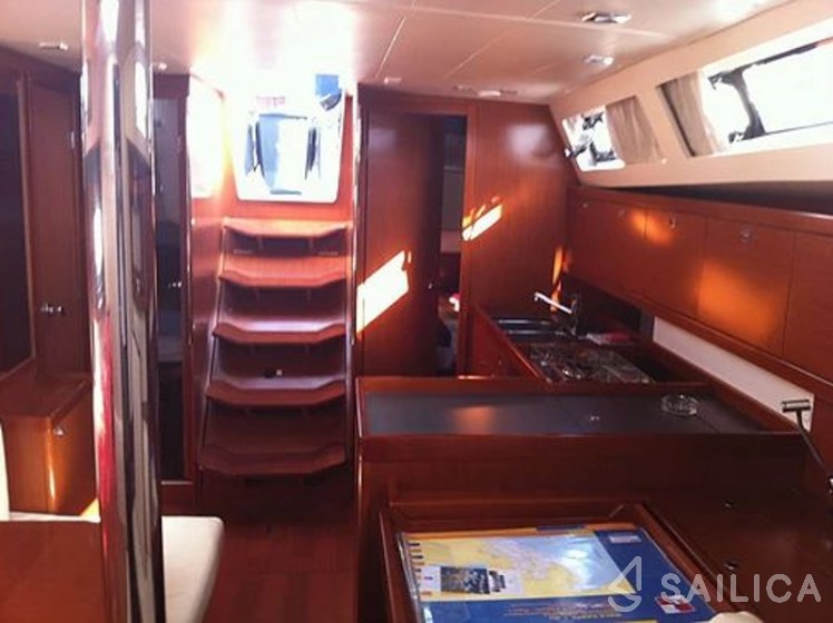 Oceanis 41 - Yacht Charter Sailica