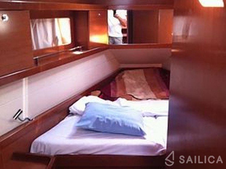 Oceanis 41 - Yacht Charter Sailica