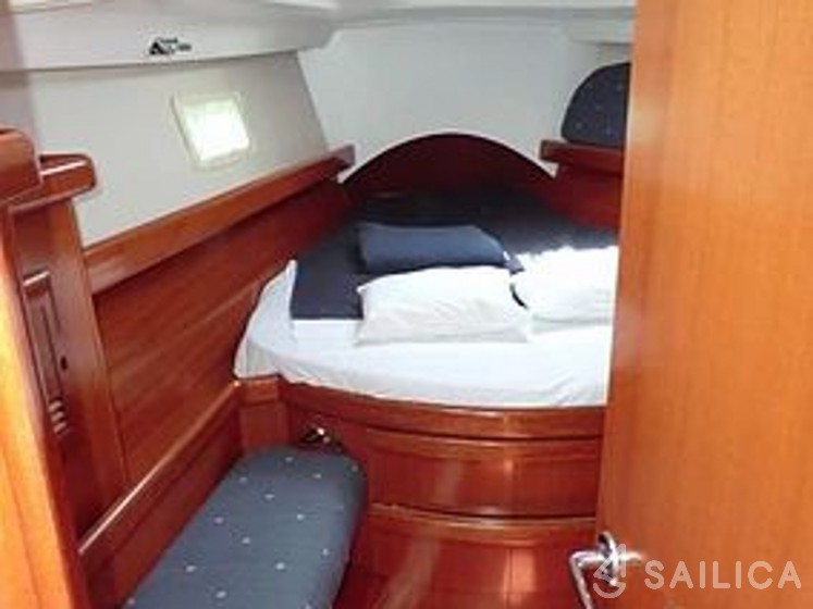 Oceanis 423 - Yacht Charter Sailica