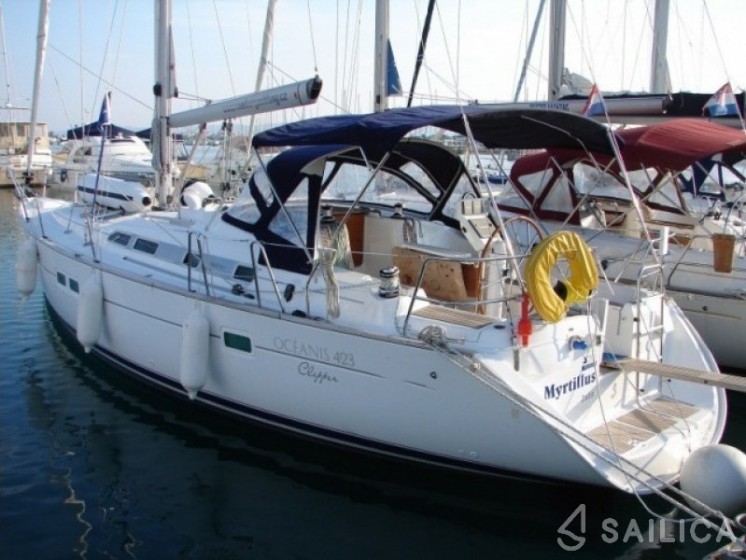 Oceanis 423 - Yacht Charter Sailica