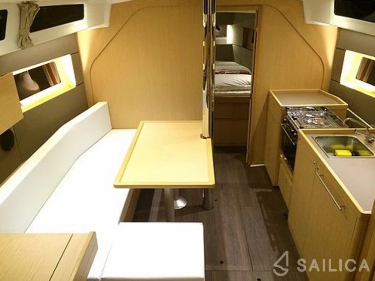 Oceanis 38 - Yacht Charter Sailica