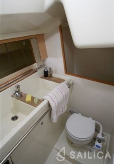 Elan 340 - Yacht Charter Sailica