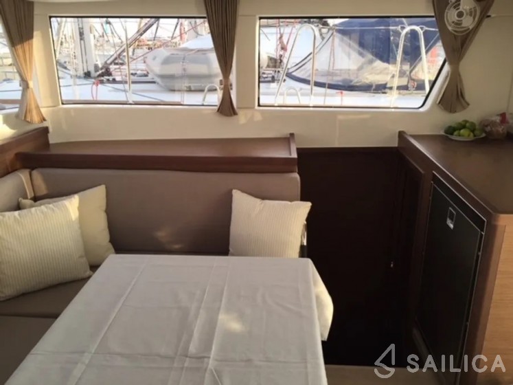 Lagoon 40 - Yacht Charter Sailica
