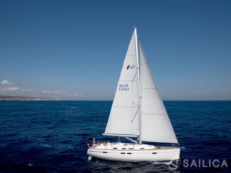 Bavaria Cruiser 45 - Yacht Charter Sailica