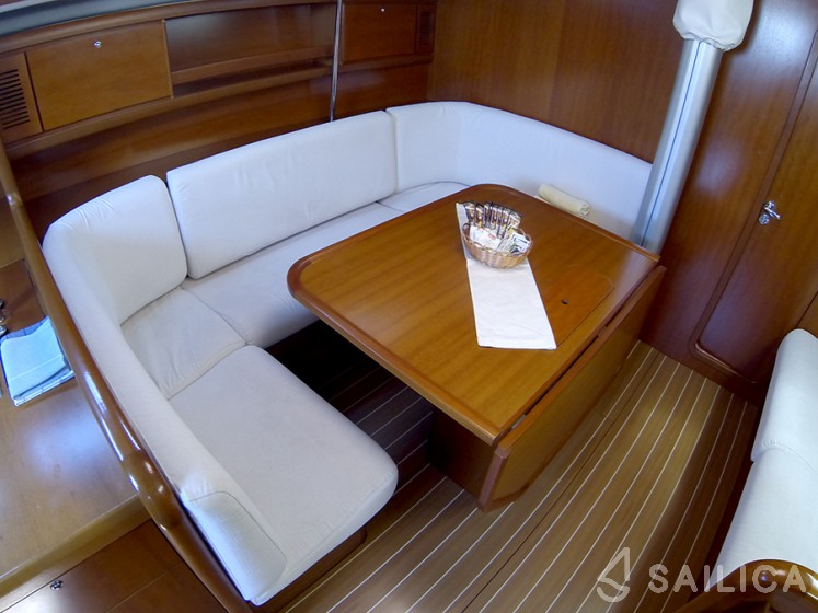 Grand Soleil 45 - Yacht Charter Sailica