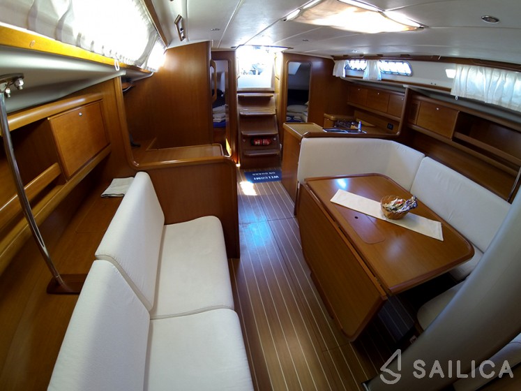 Grand Soleil 45 - Yacht Charter Sailica