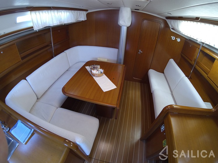 Grand Soleil 45 - Yacht Charter Sailica