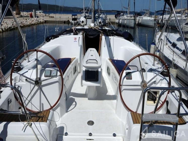 Cyclades 43.4 - Yacht Charter Sailica