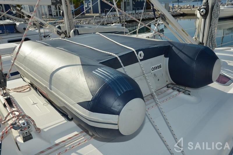 Bavaria 37 Cruiser - Yacht Charter Sailica