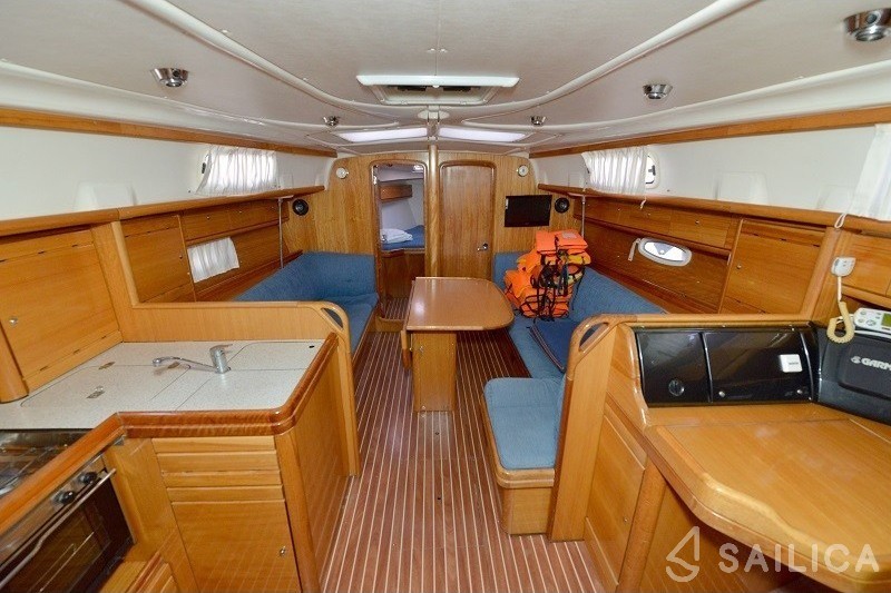 Bavaria 37 Cruiser - Yacht Charter Sailica