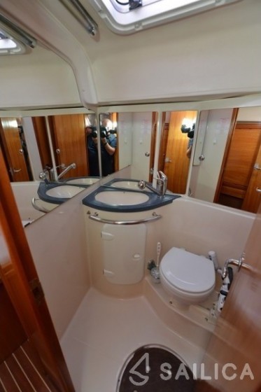 Bavaria 37 Cruiser - Yacht Charter Sailica