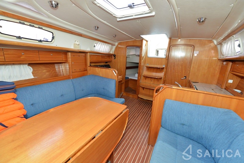 Bavaria 37 Cruiser - Yacht Charter Sailica