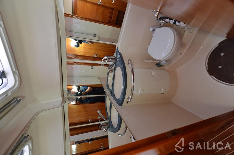 Bavaria 37 Cruiser - Yacht Charter Sailica